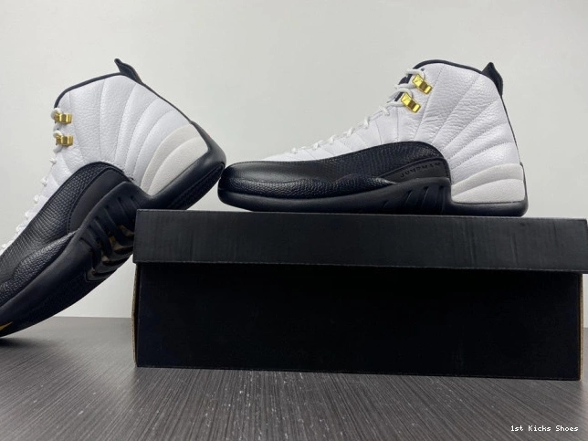1st Kicks (2013) Taxi Retro 130690-125 Jordan 12 0813